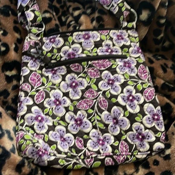 Vera Bradley: Carson Crossbody - Picture 5 of 5